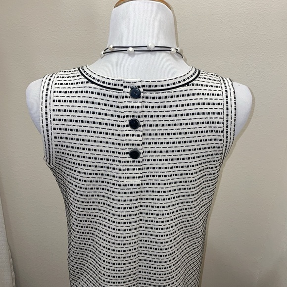 Loft Black & White Textured A-Line Shift Dress. - Picture 6 of 11